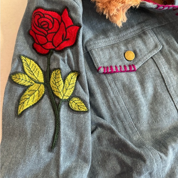 NWT Natural Life Denim Jacket with embroidered floral patches+faux fur Size XL - Picture 15 of 15